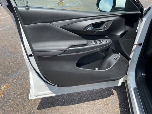 Used 2025 Buick Envista Avenir FWD image 13