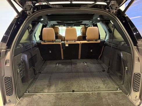 New 2025 Land Rover Discovery Dynamic SE AWD/4WD image 15