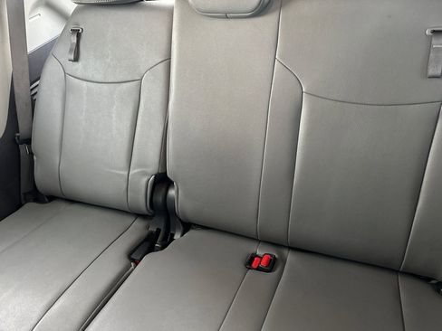 Used 2023 Toyota Sienna XLE image 18