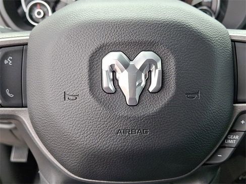 Used 2024 RAM 2500 Tradesman w/ Chrome Appearance Group image 19