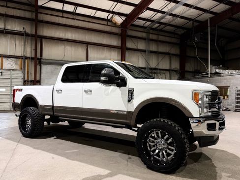 Used 2018 Ford F250 King Ranch w/ King Ranch Ultimate Package image 3