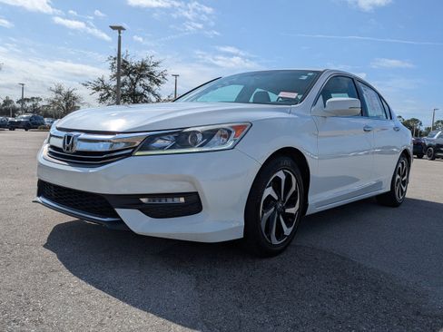 Used 2017 Honda Accord EX-L image 10