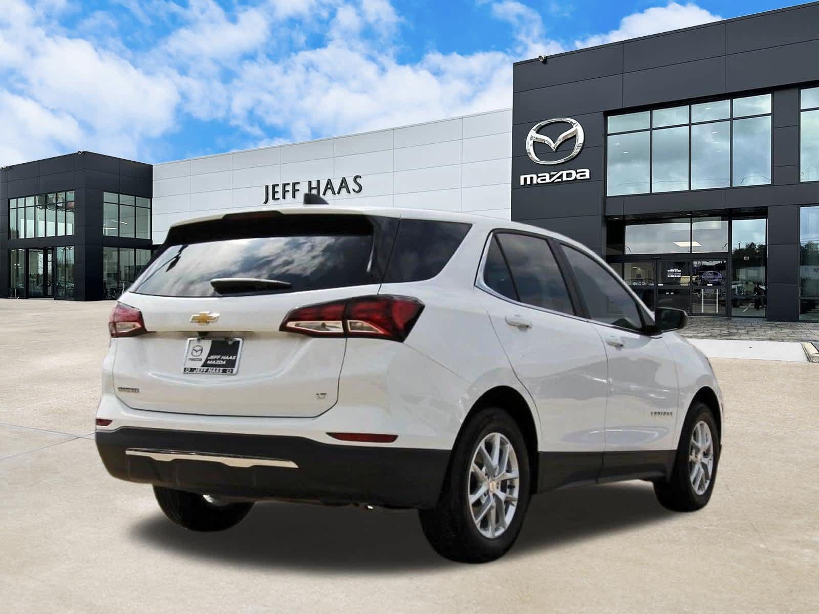 Used 2024 Chevrolet Equinox LT FWD image 3