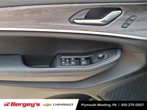 Used 2024 Jeep Grand Cherokee Limited image 15