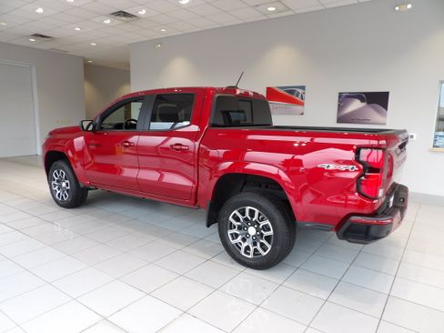 Used 2024 Chevrolet Colorado LT w/ LT Convenience Package III AWD/4WD image 6