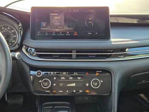 Certified 2025 INFINITI QX60 Pure FWD image 16