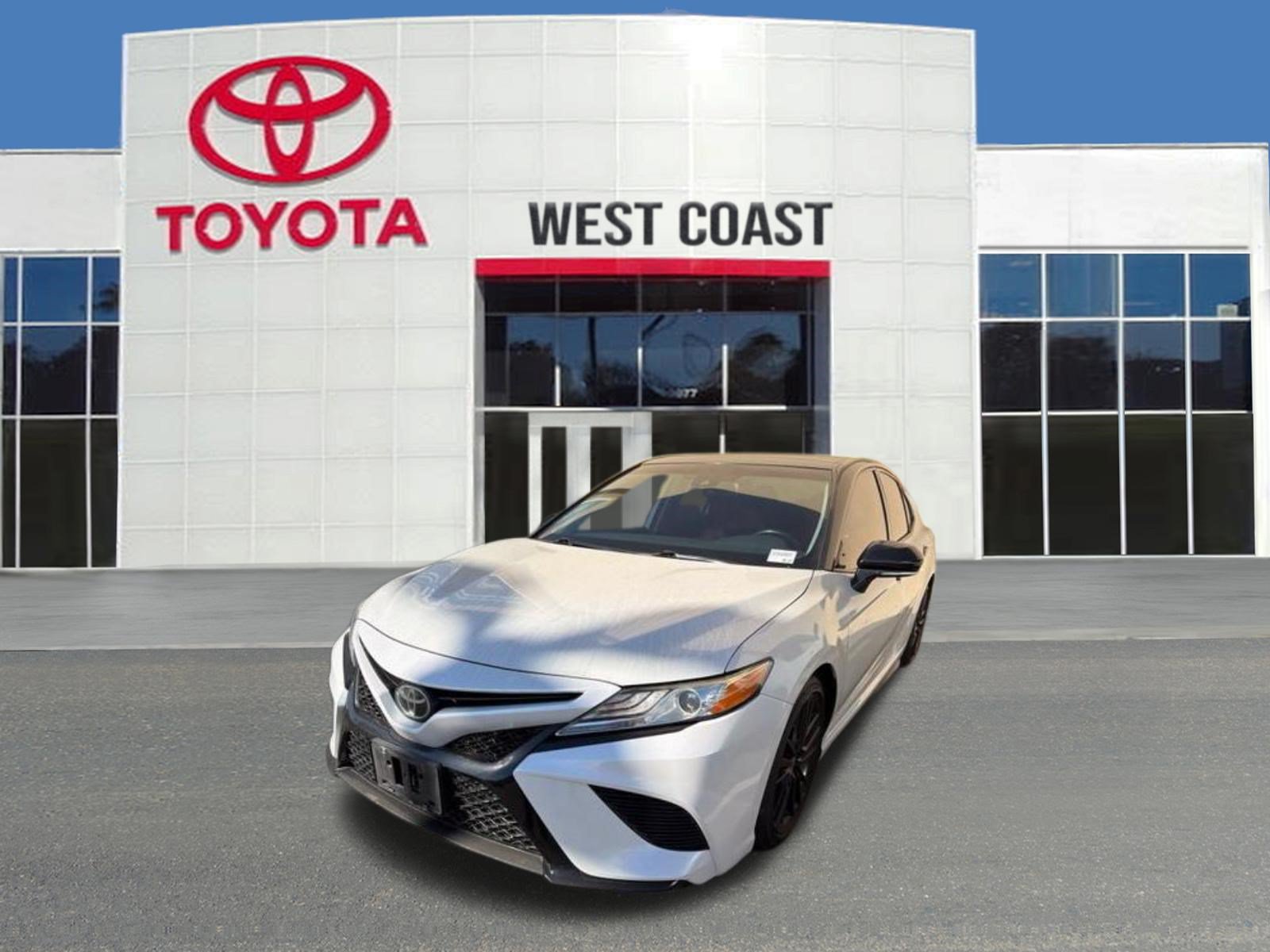 Used 2020 Toyota Camry XSE w/ Blackout Package FWD image 1