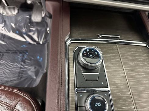 Used 2023 Ford Expedition Limited AWD/4WD image 17