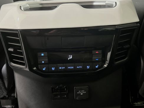 Used 2024 Toyota Sequoia Capstone AWD/4WD image 18