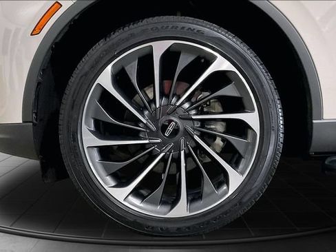 Used 2025 Lincoln Aviator Reserve w/ Equipment Group 201A AWD/4WD image 11