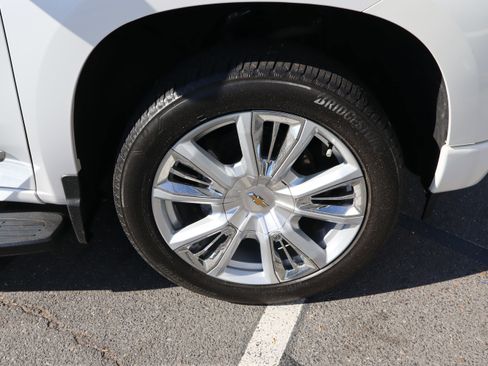 Used 2024 Chevrolet Silverado 1500 High Country w/ High Country Premium Package AWD/4WD image 40