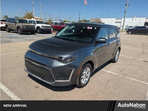 Used 2025 Kia Soul LX w/ LX Technology Package image 1