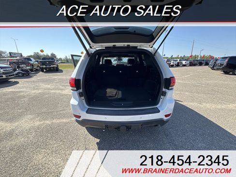 Used 2016 Jeep Grand Cherokee Laredo 75th Anniversary image 7