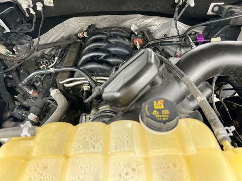 Used 2018 Ford F150 Lariat w/ Equipment Group 502A Luxury AWD/4WD image 25