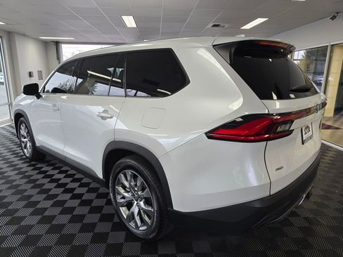 Used 2024 Toyota Grand Highlander Limited image 5