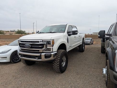 Used 2021 Ford F250 Lariat w/ Lariat Ultimate Package AWD/4WD image 2