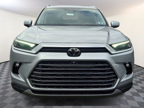 Used 2024 Toyota Grand Highlander Limited image 2