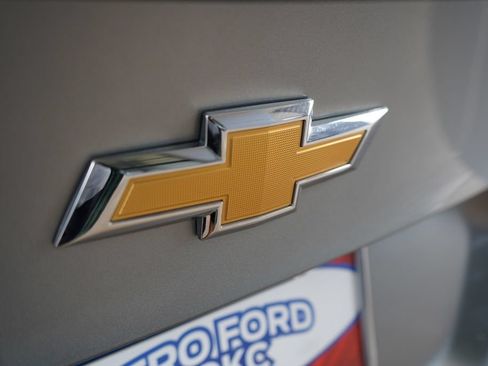 Used 2025 Chevrolet Malibu LT FWD image 6