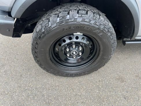 Used 2021 Ford Bronco Black Diamond AWD/4WD image 9