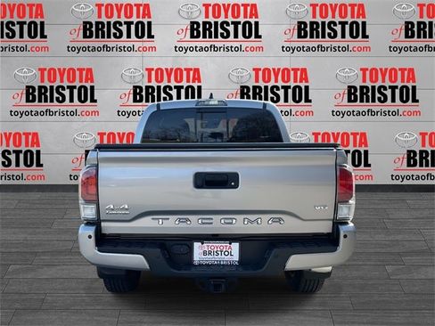 Used 2020 Toyota Tacoma Limited image 5
