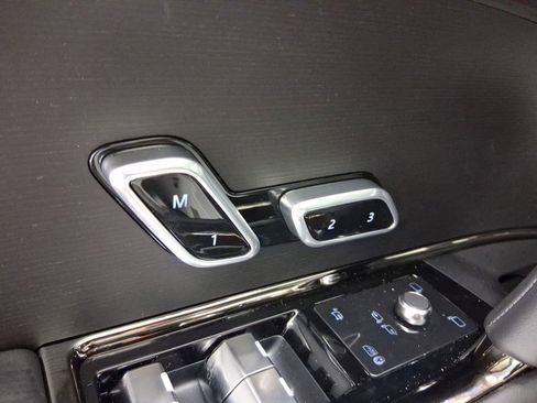 New 2026 Land Rover Range Rover Sport SE image 12