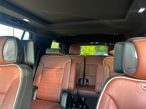 Used 2023 GMC Yukon Denali Ultimate AWD/4WD image 39