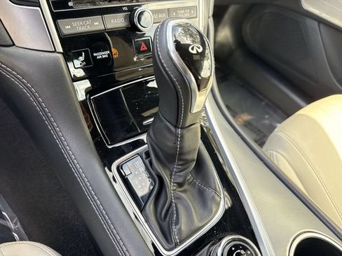 Used 2018 INFINITI Q60 3.0t Luxe w/ Sensory Package 3.0T Luxe RWD image 19