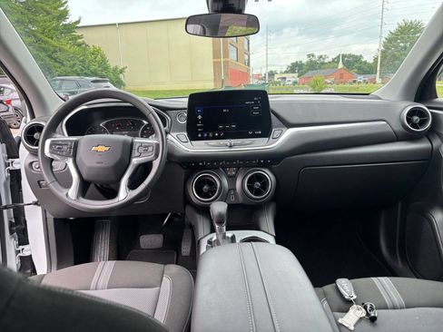Used 2025 Chevrolet Blazer LT FWD image 33