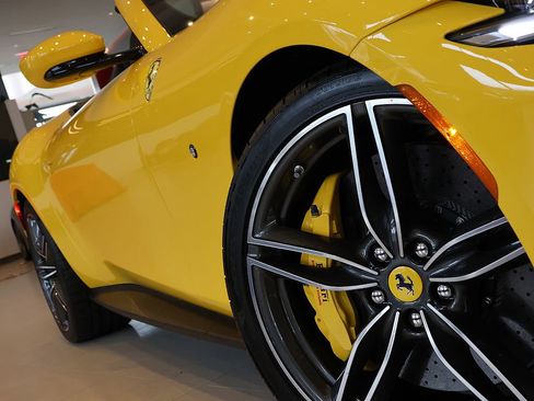 Certified 2025 Ferrari Roma Spider RWD image 12