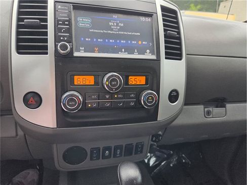 Used 2021 Nissan Frontier SV w/ Midnight Edition Floor Mats RWD image 18