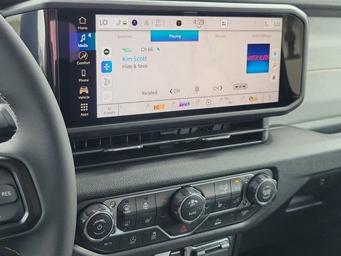 New 2026 Jeep Gladiator Sport image 18