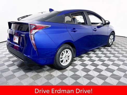 Certified 2018 Toyota Prius Three FWD image 22