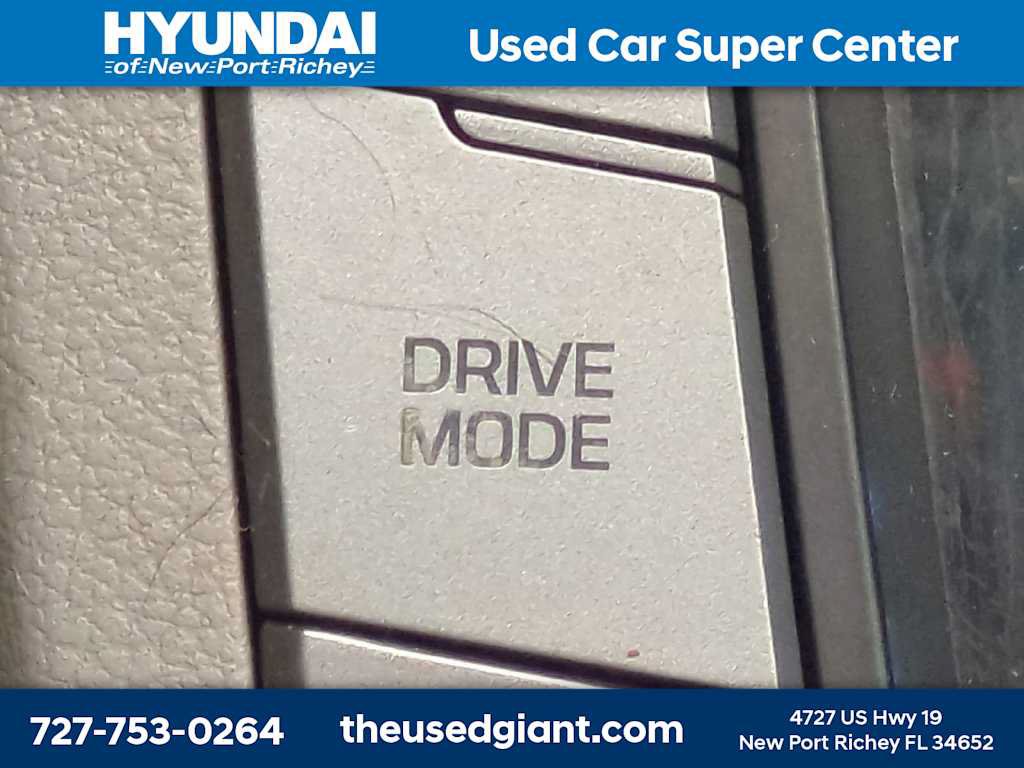 Used 2020 Hyundai Elantra SEL FWD image 21