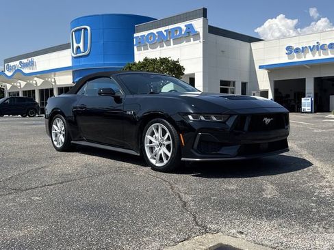 Used 2024 Ford Mustang GT Premium image 4