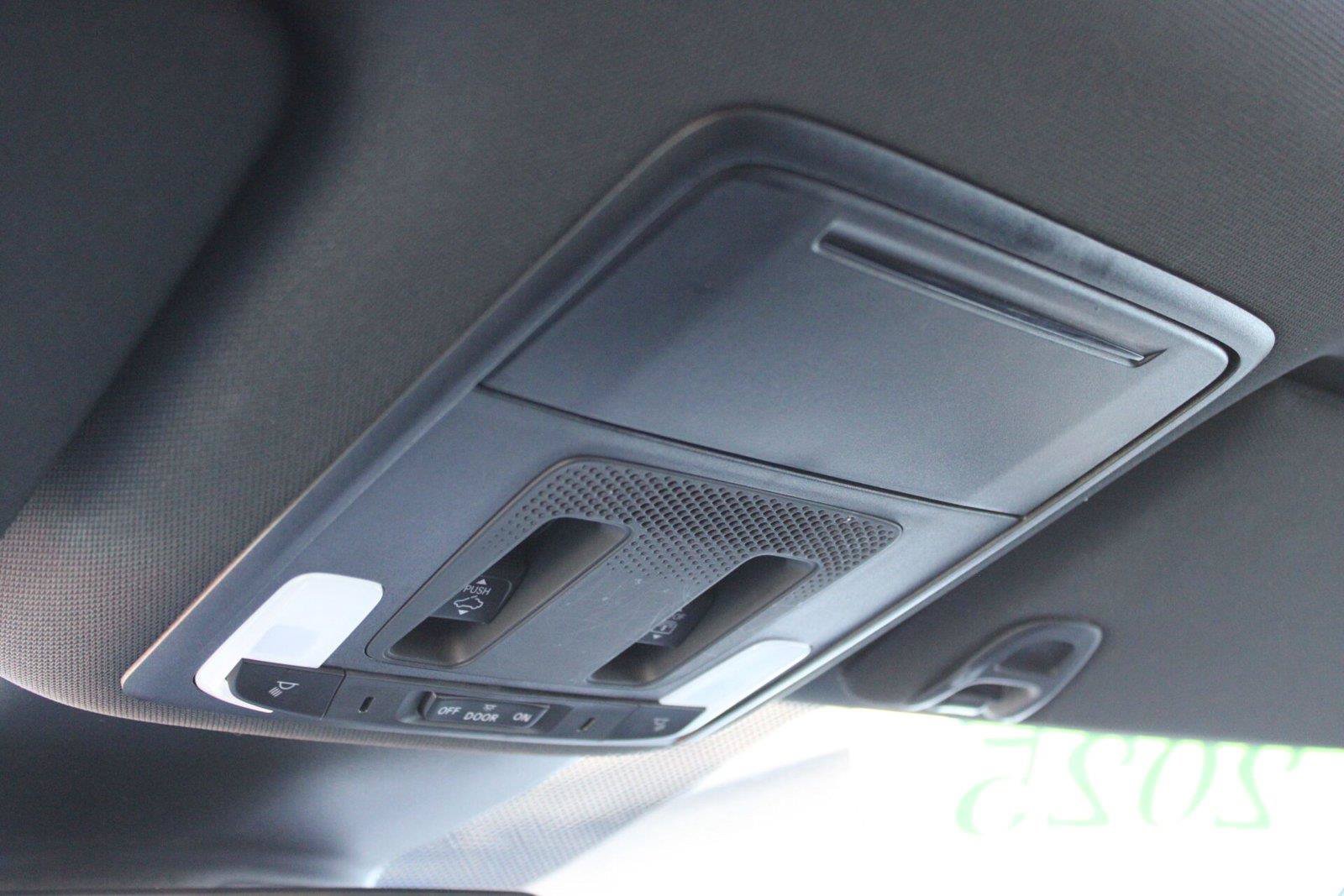 Used 2025 Honda Pilot TrailSport image 45