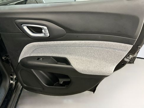 Used 2022 Jeep Compass Latitude w/ Convenience Group image 31