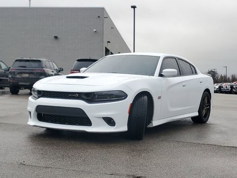 Used 2022 Dodge Charger Scat Pack w/ Plus Group RWD image 4