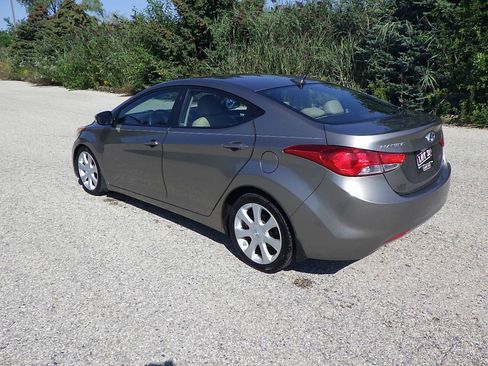 Used 2013 Hyundai Elantra Limited w/ Technology Pkg FWD image 3