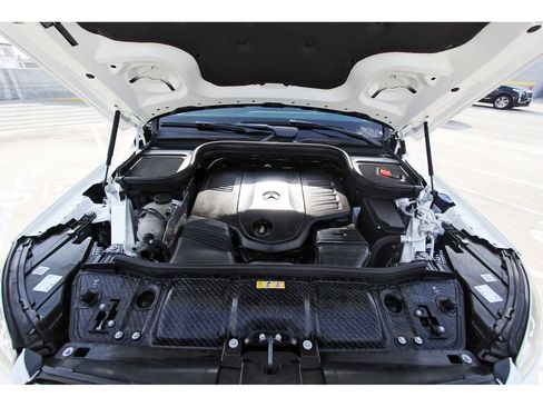 Used 2024 Mercedes-Benz GLS 450 4MATIC image 33