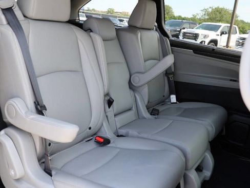 Used 2018 Honda Odyssey EX-L image 16