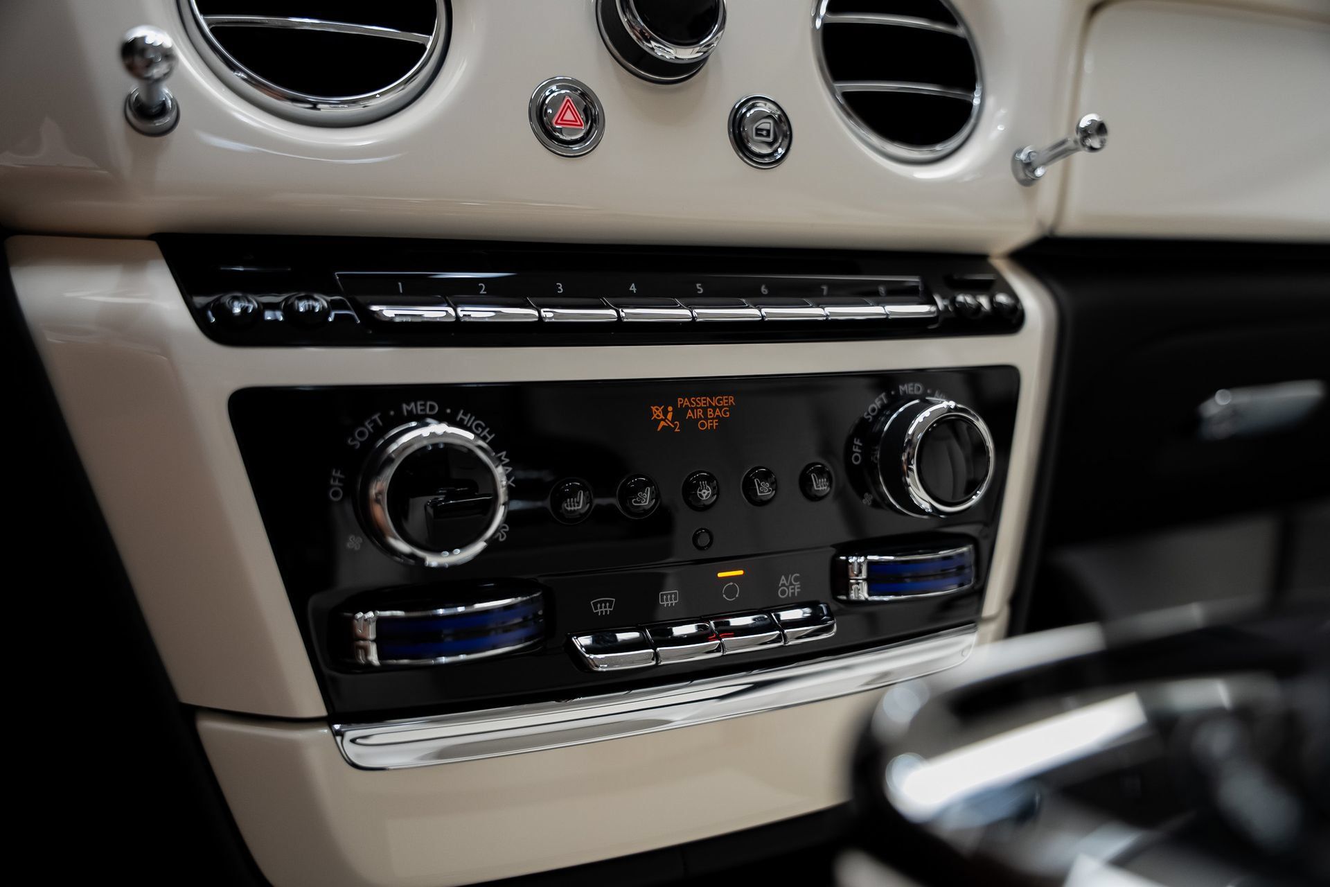 Used 2024 Rolls-Royce Phantom Extended Wheelbase RWD image 52