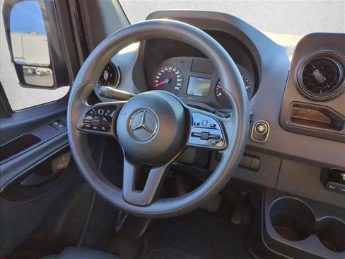Used 2019 Mercedes-Benz Sprinter 2500 image 27