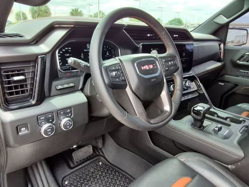 Used 2024 GMC Sierra 1500 AT4 w/ Technology Package AWD/4WD image 10