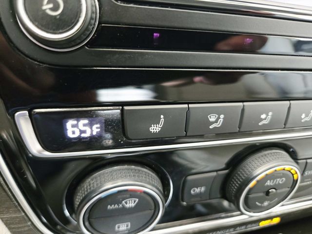 Used 2018 Volkswagen Passat 2.0T SE FWD image 26