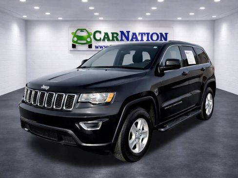Used 2017 Jeep Grand Cherokee Laredo image 1