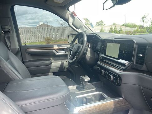 Used 2024 Chevrolet Silverado 1500 LT Trail Boss w/ LT Trail Boss Premium Package image 40