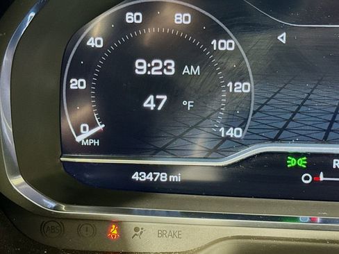 Used 2022 GMC Yukon SLT w/ SLT Luxury Package image 28