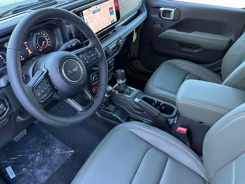 New 2026 Jeep Gladiator Mojave AWD/4WD image 10