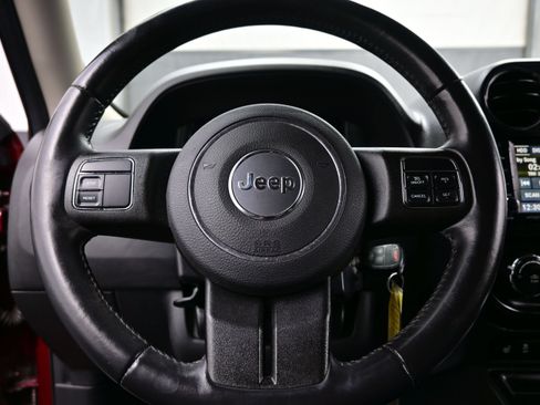 Used 2016 Jeep Patriot High Altitude AWD/4WD image 22