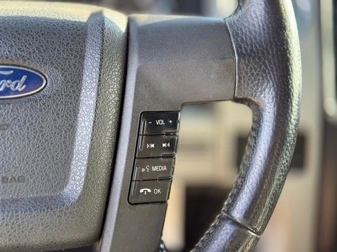 Used 2011 Ford F150 Lariat image 26